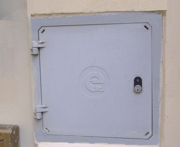 Alloggiamento e contatore enel elettronico. caratteristiche Chiudere contatore enel